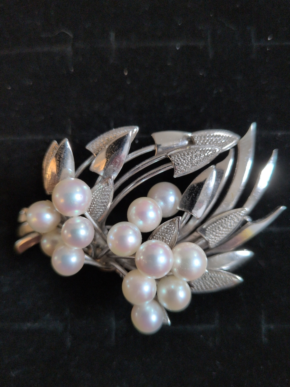 Pearl Cluster Floral Silver Brooch - White Pearls